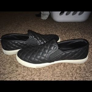 SteveMadden Slip On shoes